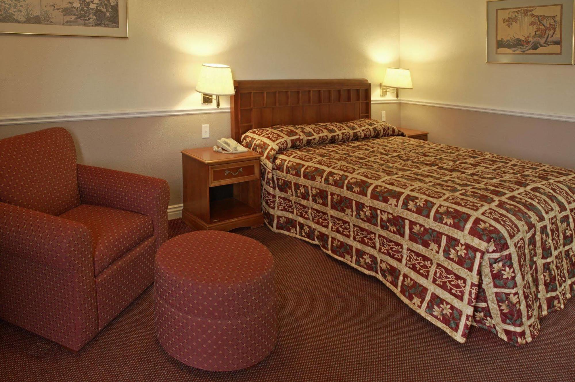 Legacy Inn & Suites Анахайм Екстериор снимка